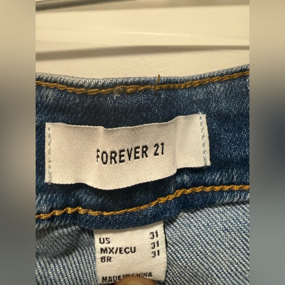 Forever 21 Shorts size 31 - Picture 2 of 2